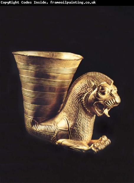 unknow artist Rhyton in the form of a lion-griffin